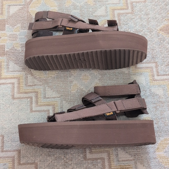 Teva Flatform Mevia Sandals in Acorn - Picture 2 of 6